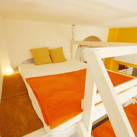 Sunny In Party District- Balcony- Ac * בודפשט