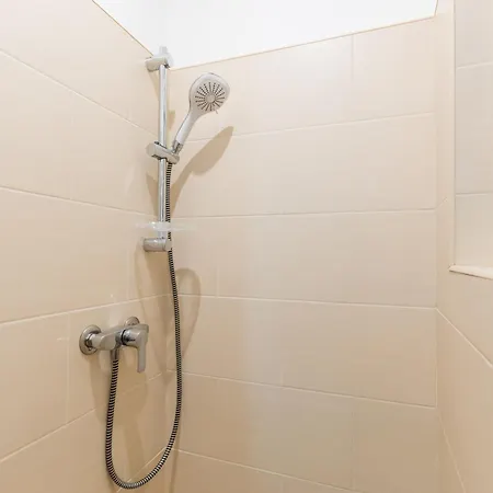 Apartamento Sunny With Balcony In Party District Budapeste