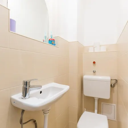 Apartament Sunny In Party District- Balcony- Ac *