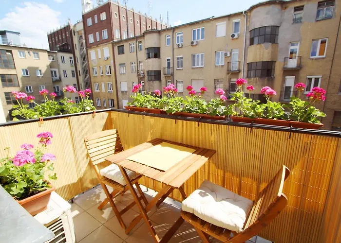 Sunny In Party District- Balcony- Ac Budapest